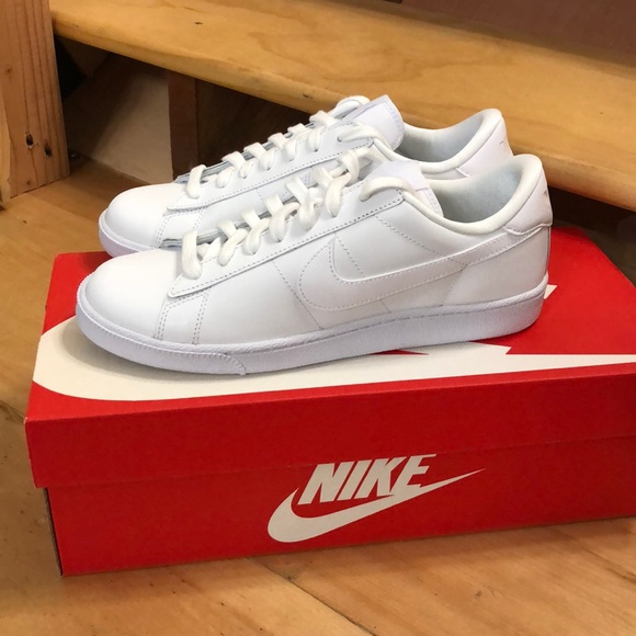 nike womens tennis classic white